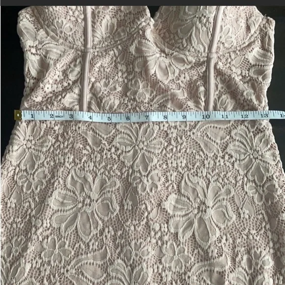 Blossom blush pink midi dress - Picture 7 of 10